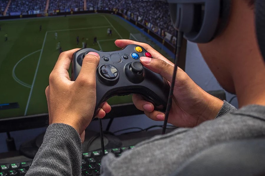 Скільки електроенергії споживає ігрова консоль (PlayStation, Xbox тощо)