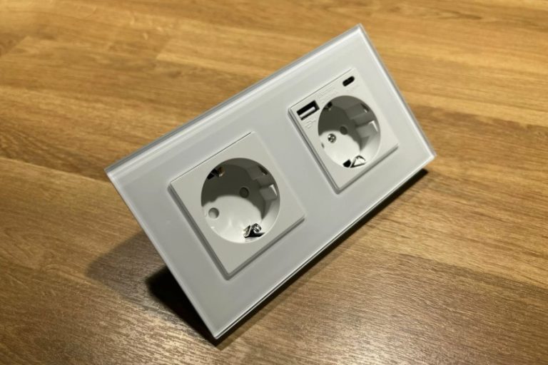 Скільки електроенергії споживає розетка з USB